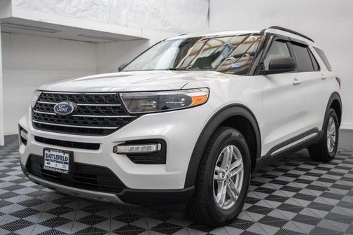 Star White Metallic Tri-Coat 2023 Ford Explorer XLT