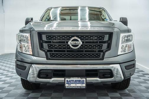 2022 Nissan Titan SV