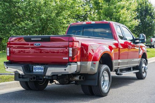 Rapid Red Metallic Tinted Clearcoat 2022 Ford F-350 Lariat