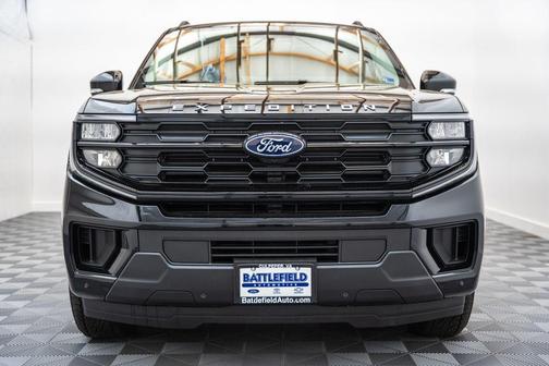 Agate Black Metallic 2026 Ford Expedition Max Active 4x4