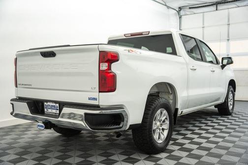Summit White 2022 Chevrolet Silverado 1500 LT