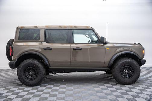 Marsh Gray 2026 Ford Bronco Badlands