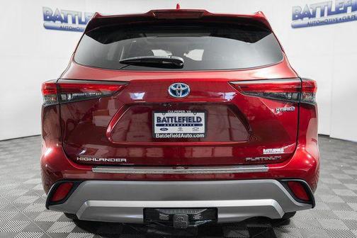 2021 Toyota Highlander Hybrid Platinum