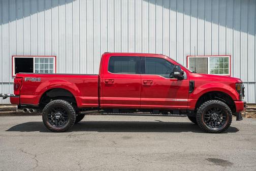 Rapid Red Metallic Tinted Clearcoat 2022 Ford F-250 Lariat