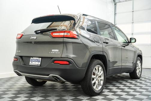 Brilliant Black Crystal Pearlcoat 2014 Jeep Cherokee Limited