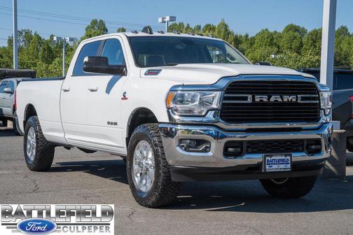 Bright White Clearcoat 2020 RAM 3500 Big Horn Crew Cab 4x4 8' Box