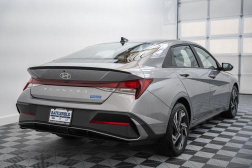 Fluid Metal 2025 Hyundai ELANTRA Sport