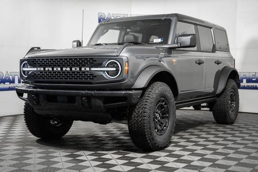 Carbonized Gray Metallic 2026 Ford Bronco Badlands