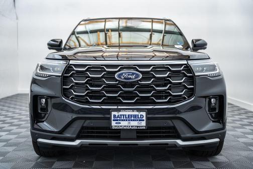 Agate Black Metallic 2026 Ford Explorer Platinum