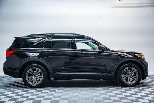 Agate Black Metallic 2021 Ford Explorer XLT