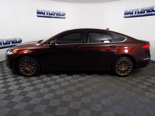 Photo 4 of 36 of 2019 Ford Fusion SE