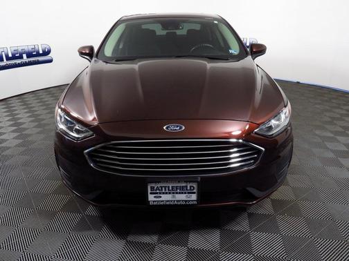 Photo 2 of 36 of 2019 Ford Fusion SE