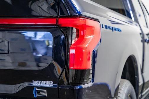 2025 Ford F-150 Lightning LARIAT