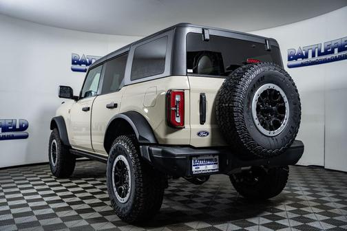 Desert Sand 2026 Ford Bronco Badlands