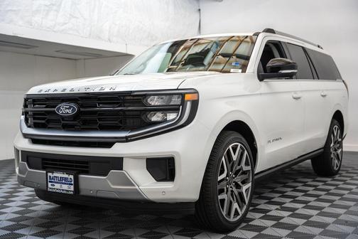 Star White Metallic Tri-Coat 2026 Ford Expedition Max Platinum