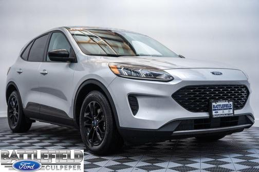 Ingot Silver Metallic 2020 Ford Escape SE