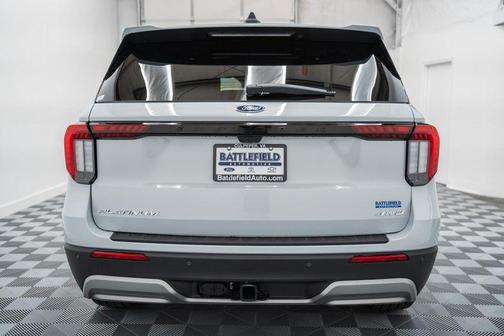 Space White Metallic 2026 Ford Explorer Platinum