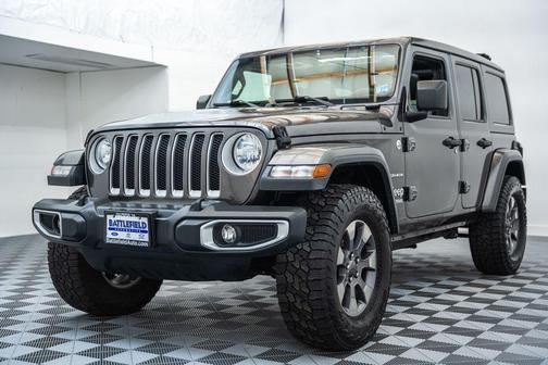 Granite Crystal Metallic Clearcoat 2018 Jeep Wrangler Unlimited Sahara