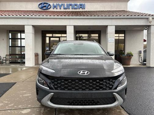 2022 Hyundai KONA SEL