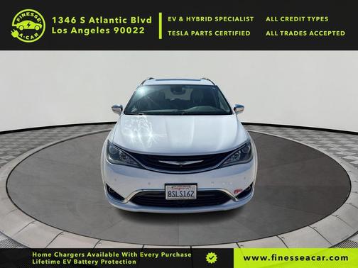2017 Chrysler Pacifica Hybrid Platinum