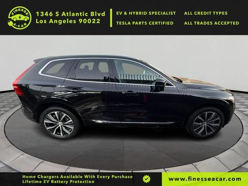 2022 Volvo XC60 Recharge Plug-In Hybrid T8 Inscription Expression