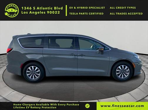 2022 Chrysler Pacifica Hybrid Touring L