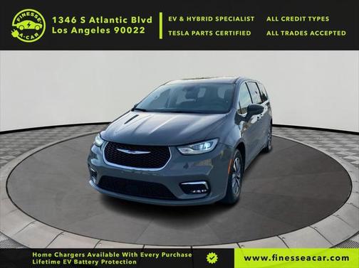 2022 Chrysler Pacifica Hybrid Touring L