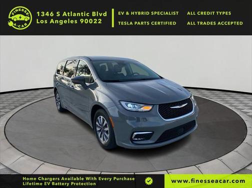 2022 Chrysler Pacifica Hybrid Touring L