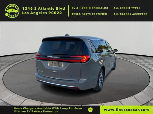 2022 Chrysler Pacifica Hybrid Touring L