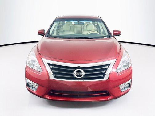 Cayenne Red Metallic 2013 Nissan Altima 2.5 SL