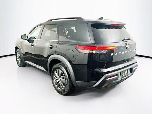 2024 Nissan Pathfinder SV FWD