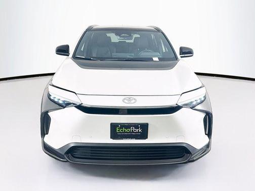 Wind Chill Pearl 2023 Toyota bZ4X XLE
