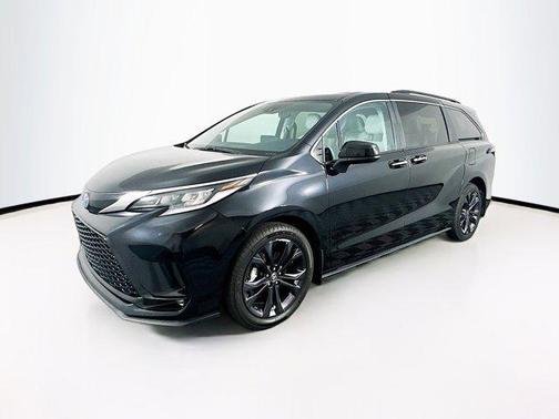 2024 Toyota Sienna XSE 7 Passenger