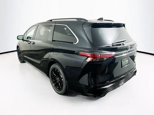 2024 Toyota Sienna XSE 7 Passenger