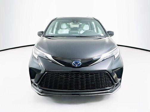 2024 Toyota Sienna XSE 7 Passenger