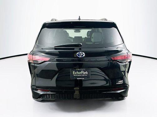 2024 Toyota Sienna XSE 7 Passenger