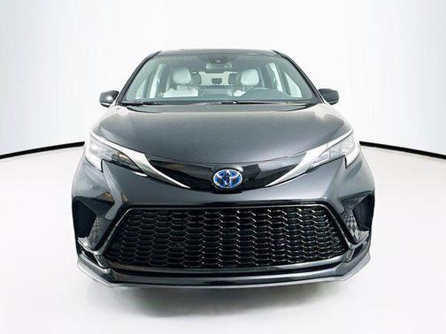 2024 Toyota Sienna XSE 7 Passenger