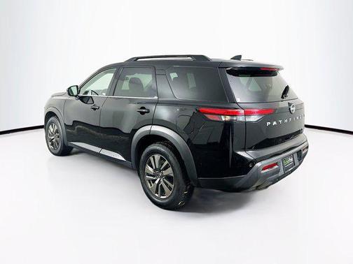 2024 Nissan Pathfinder SV FWD