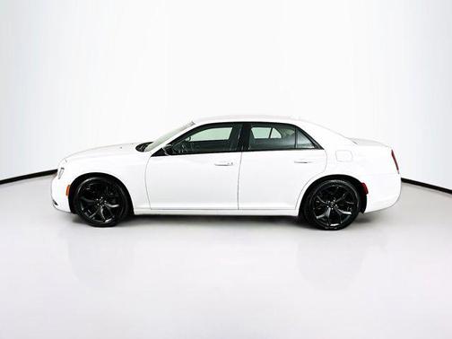 2022 Chrysler 300 Touring