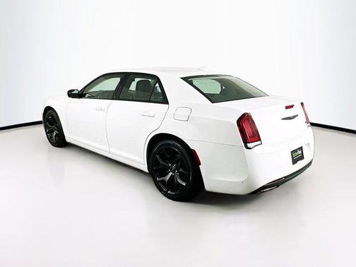 2022 Chrysler 300 Touring