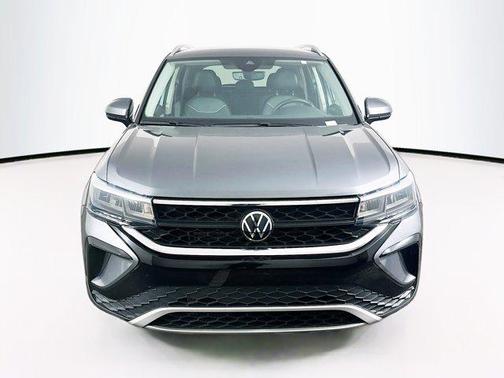 Platinum Gray Metallic 2023 Volkswagen Taos 1.5T SE