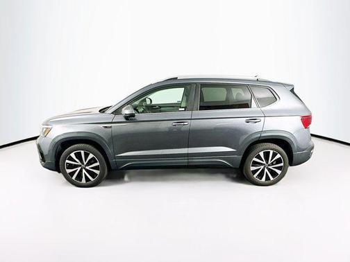 Platinum Gray Metallic 2023 Volkswagen Taos 1.5T SE