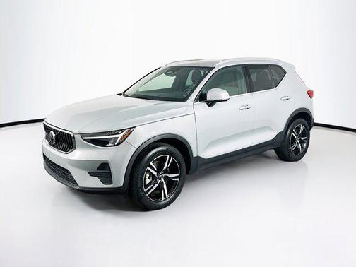 2024 Volvo XC40 B5 Core Bright Theme