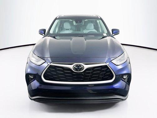 2025 Toyota Highlander XLE