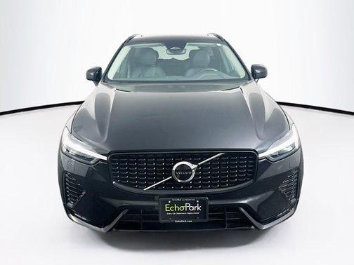 2025 Volvo XC60 Core