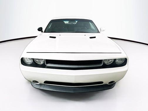 Bright White 2011 Dodge Challenger Base