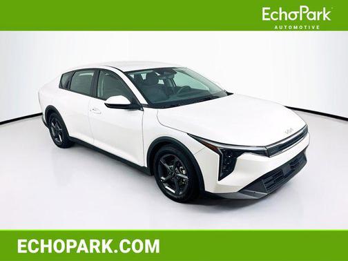 Snow White Pearl 2025 Kia K4 LXS