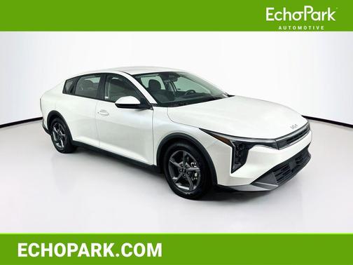 Snow White Pearl 2025 Kia K4 LXS
