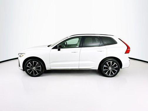 2024 Volvo XC60 B5 Plus Dark Theme