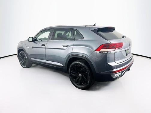 Platinum Gray Metallic 2023 Volkswagen Atlas Cross Sport 3.6L V6 SE w/Technology